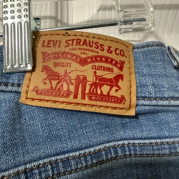 Levi’s 311 Shaping Skinny Capri Cropped Jeans- 16W - Picture 5 of 6